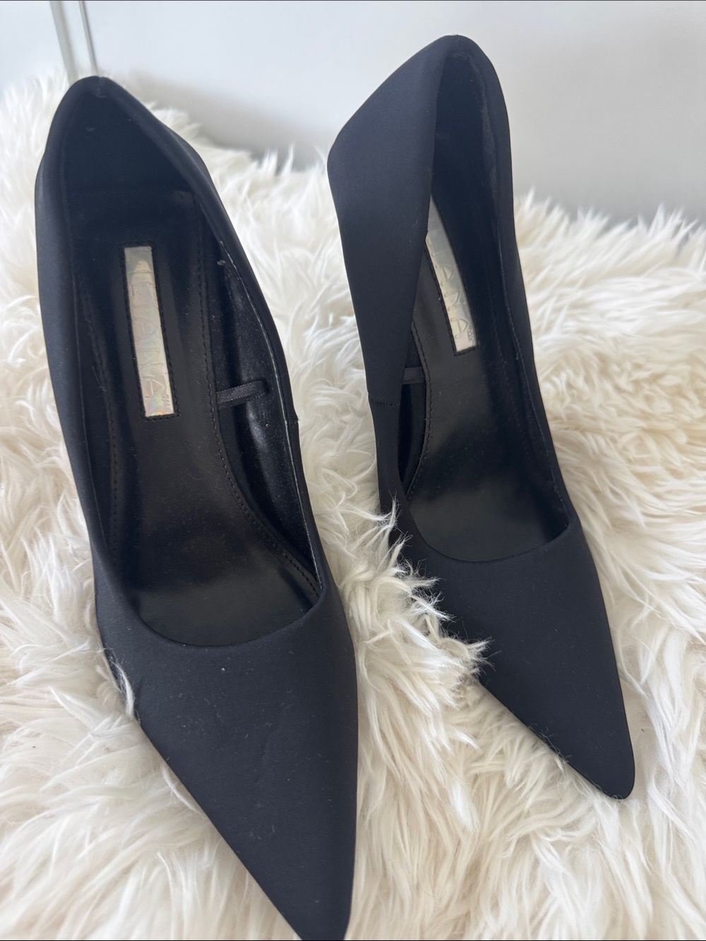 Liliana Black Pointed Toe Satin Pumps